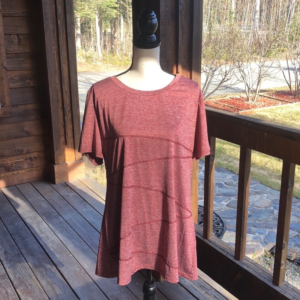 Slimming active wear T-shirt